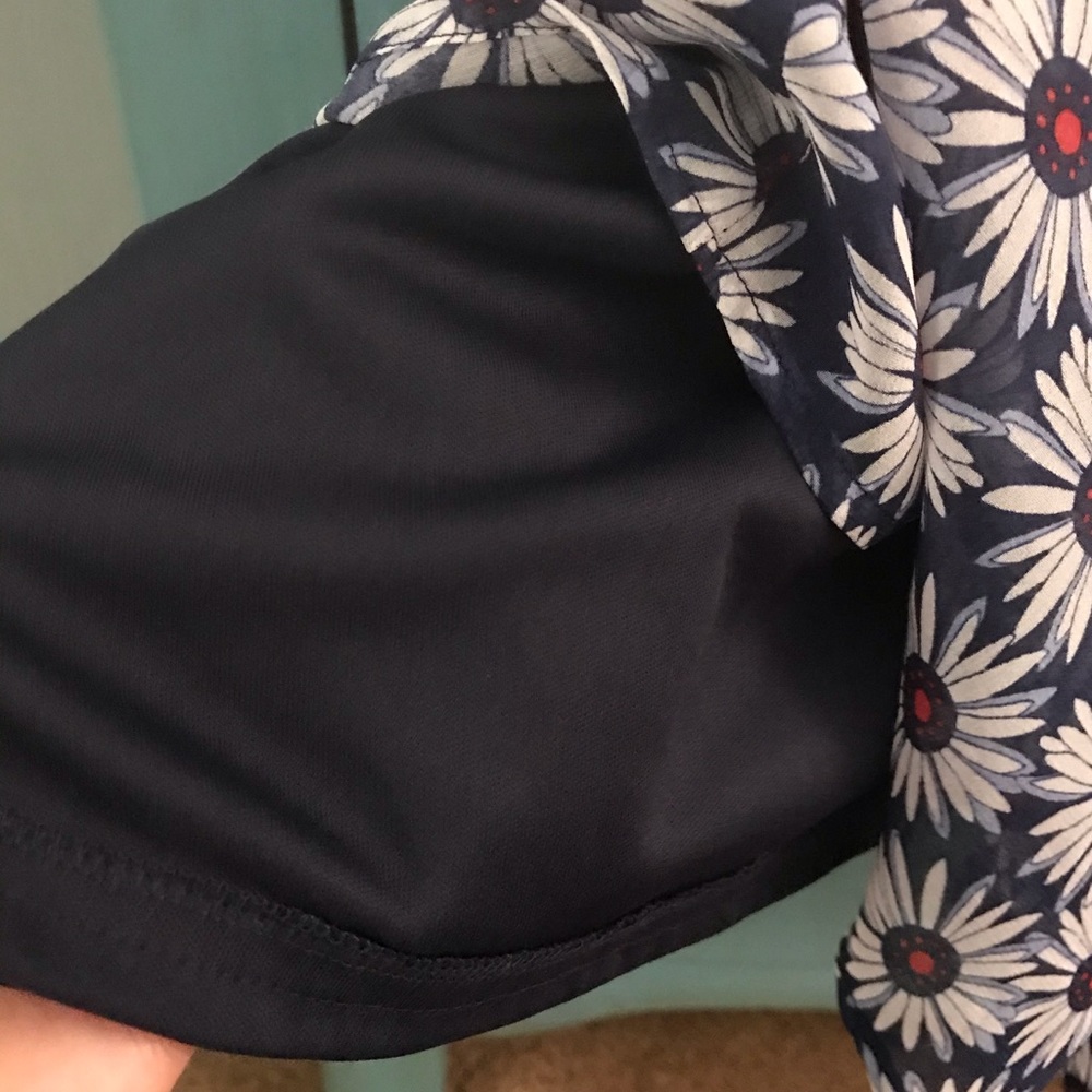 Dress - Picture 6 of 6